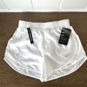 NWT Nike Dry-fit White Women’s Size Xtra Small